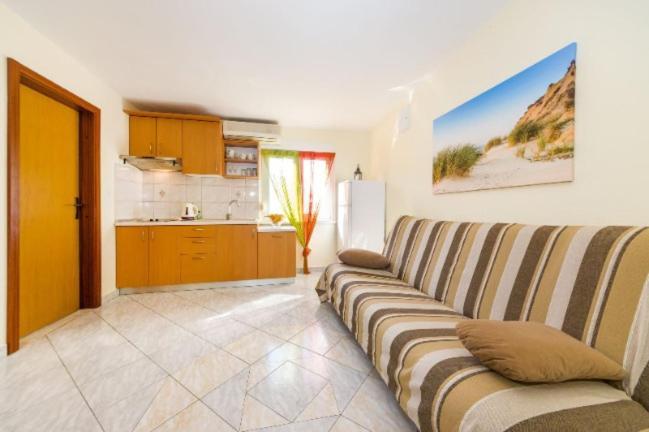 Apartments Elvir Нин Экстерьер фото